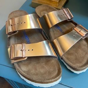 Birkenstock Arizona Sandals, Gold - size 40 (9 - 9.5)